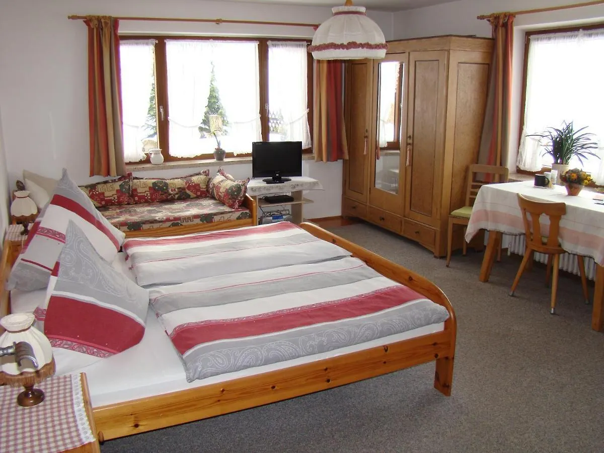 Apartamento Gaestehaus St. Bartholomae Samerberg